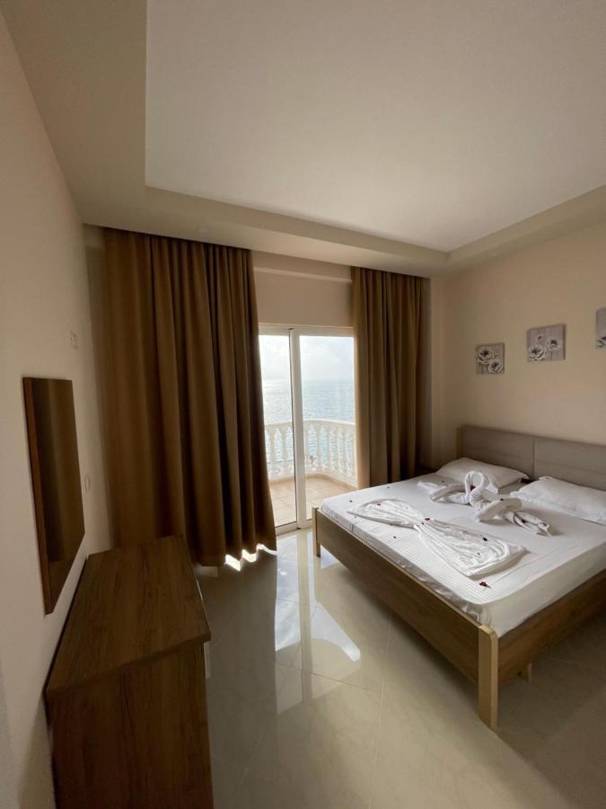 Seaside Apartmens Sarande Bagian luar foto