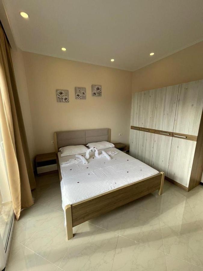 Seaside Apartmens Sarande Bagian luar foto