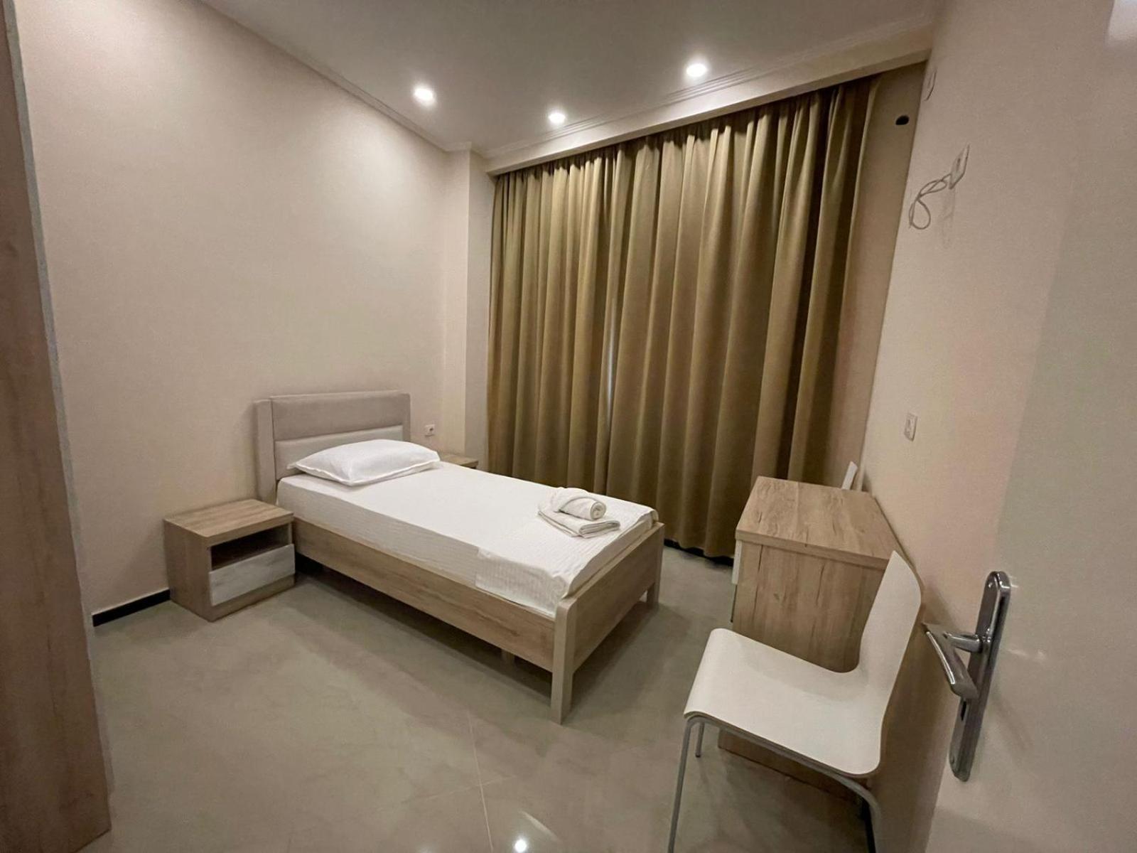 Seaside Apartmens Sarande Bagian luar foto
