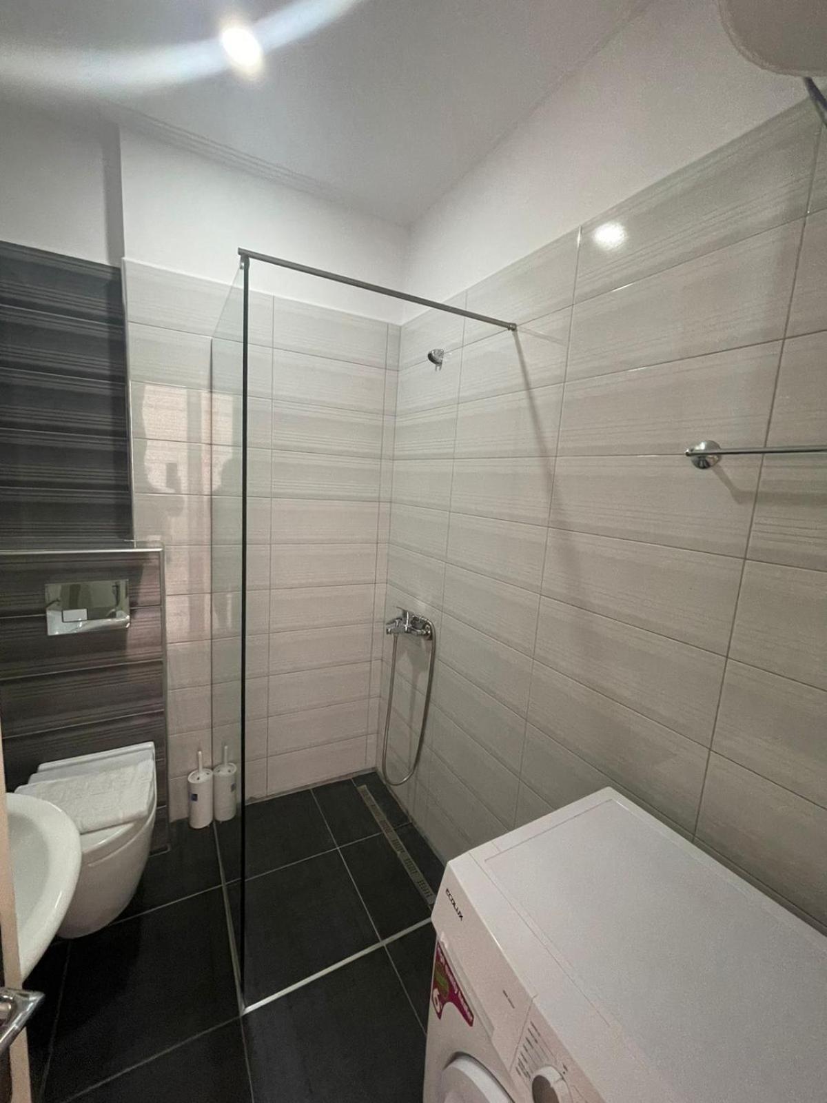 Seaside Apartmens Sarande Bagian luar foto