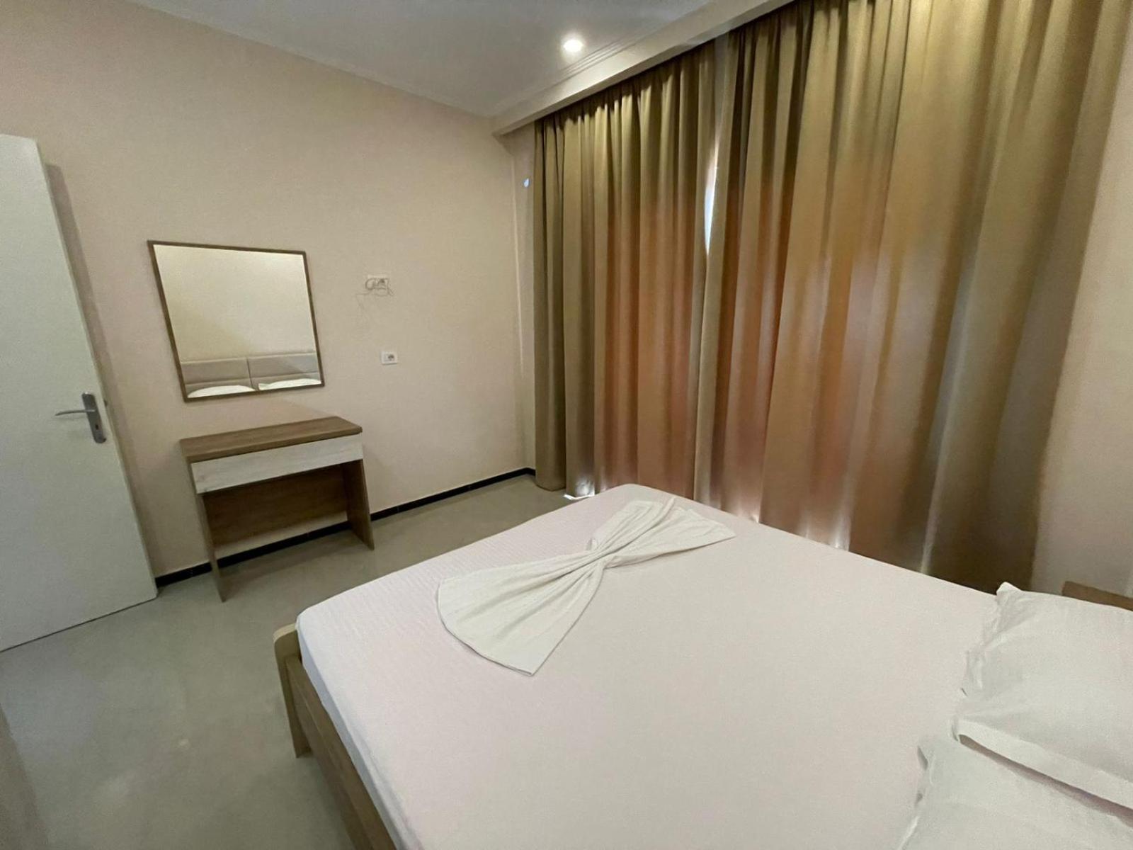 Seaside Apartmens Sarande Bagian luar foto