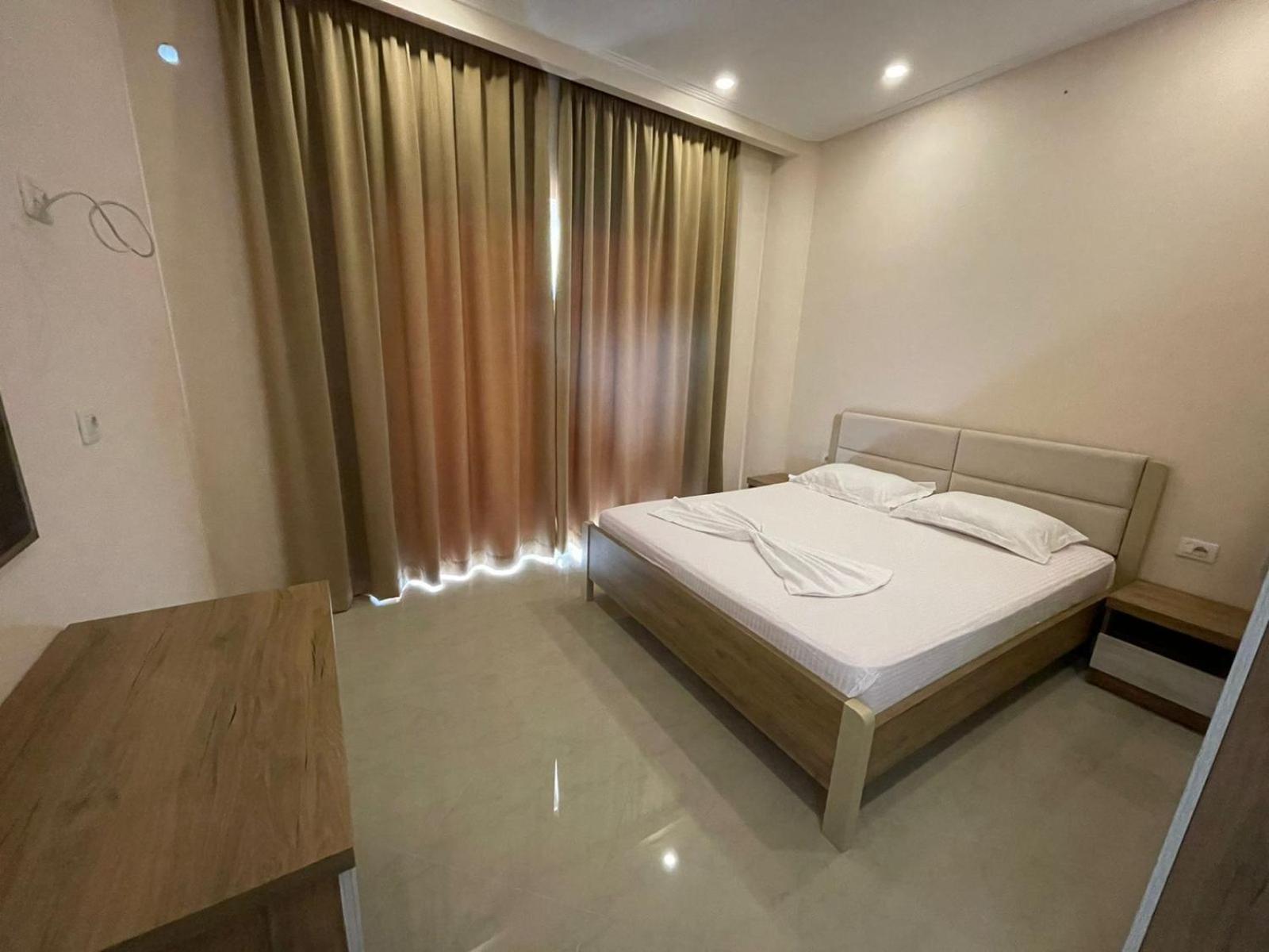 Seaside Apartmens Sarande Bagian luar foto