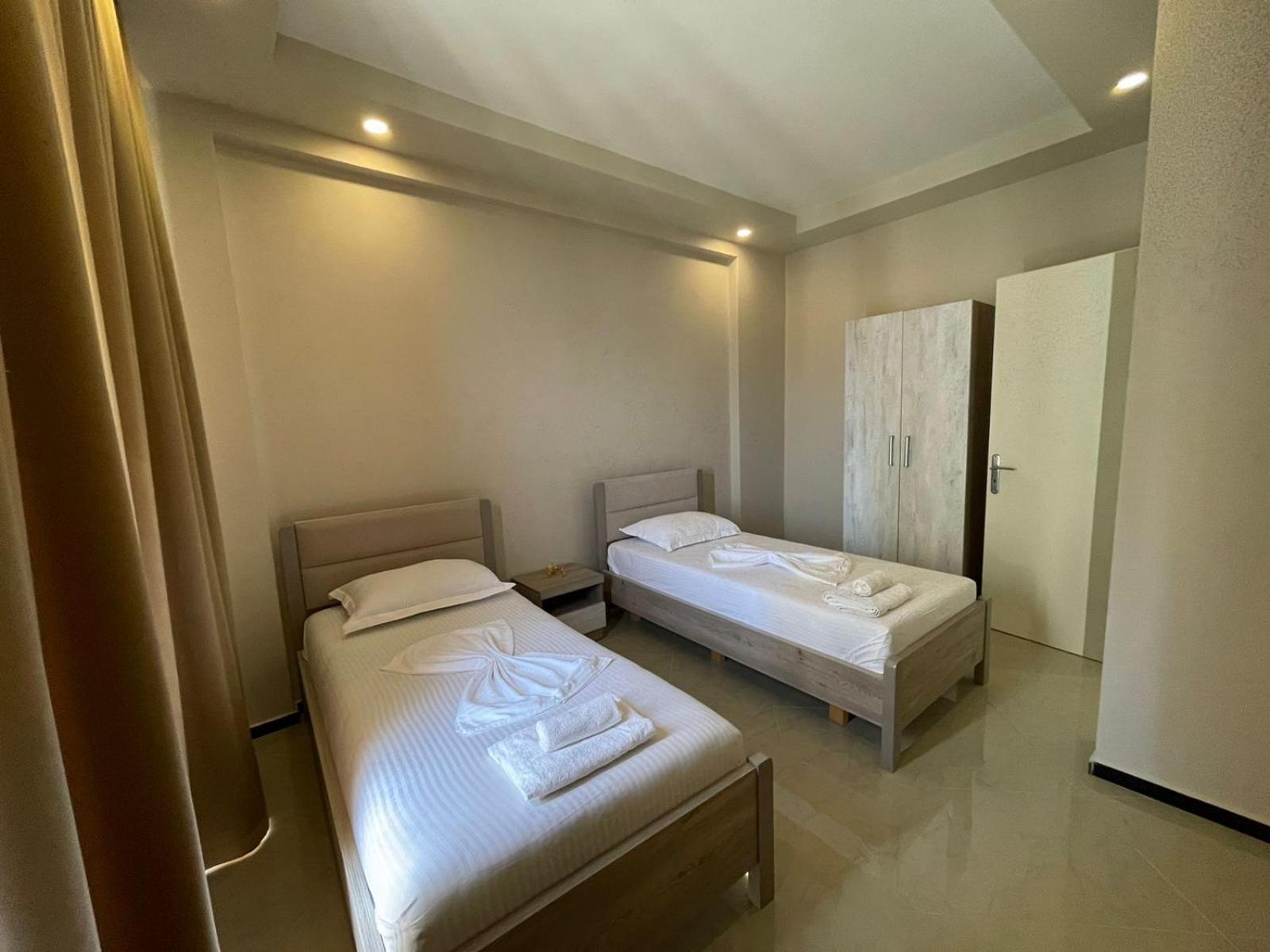 Seaside Apartmens Sarande Bagian luar foto